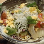 海のしょうげつ - 朝食　シラス入りサラダ