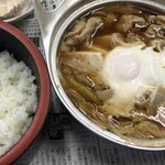 秀寿し - 宅配の肉鍋しょうゆ650円。コンロがあれば鍋を温めるとなお美味い。