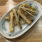 自家製さぬきうどんと肉 甚三 - 野菜天（ごぼう天）