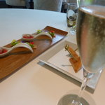 キュイジーヌ[s] ミッシェル・トロワグロ - シャンパンとアミューズ