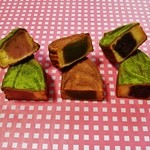 京都　六条庵 - さくらあん、抹茶あん、小倉あんの３種類の断面～♪(^o^)丿