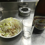 中華そば みたか - ビールとチャーシューもやし乗せ