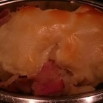 ビストロ 慎吾 - じゃがいもとベーコンのチーズ焼き