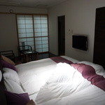 まる屋 - メゾネットタイプの一階。洋室ベッドルーム