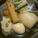 くいもの屋わん - でっかい大根のおでん680円(2016/03)