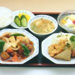 中央軒 - みんな大好きな酢豚の定食です☆色々ついてボリュームも満点♪