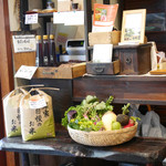 タンジョウ ファーム キッチン - 2016/2/21   お米も販売、野菜も販売してます。