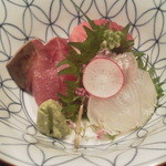 りょうりや 御旅屋 - 鮃と鰤と横輪の刺し盛り