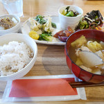 2016/2/21  旬の野菜プレートランチ  1,600円