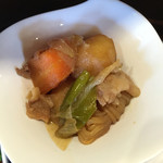 葉菜Cafe - 本日のランチ(日替り)の雫石産キタアカリの肉じゃが