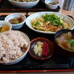 おやさい健究所 - ホルモン炒め。