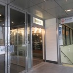 バス ストップ カフェ - 博多駅の筑紫口にあるサンライフホテル３号館の一階にあるカフェレストランです。 
