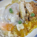 坂本屋 - カツを一枚立ててのお決まりショット