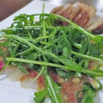 コテ・フー - 真鯛のカルパッチョを松の実とアンチョビのソースで