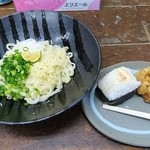 麺工棒 - しょうゆうどん＋鶏天＋おにぎり♪