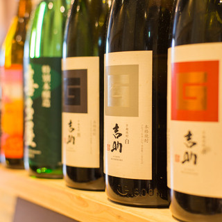 【吉助〈赤、白、黒〉】地酒ご用意しております。