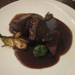 サラマンジェ ド ヨシノ - 牛ほほ肉のワイン煮　ホロホロのお肉と酸味とコクが絶妙な赤ワインソースが合う～