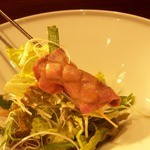 七輪焼肉 游來 - 塩タン＋チョレギサラダ