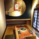 肉家 串八 - お二階の個室へ