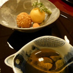 渡風亭 - 三月：油物（新じゃが黄身衣、白玉ぶぶ揚げ、たらの芽）