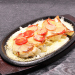 宇都宮餃子館 - 料理写真:鉄板Wチーズ餃子