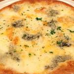Ruelle caferest Furukawa - 4種チーズのピッツァ クワトロ フロマッジオ