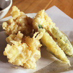Bousou Fisshuman - 『白子天ぷら』冬おススメ食材・鱈の白子は天ぷらにすると外はカリッと中はクリーミーでとても美味しいです。