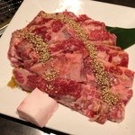 焼肉龍王館 - 龍王館カルビ
１人前¥550