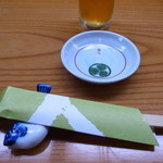 葵寿し - お箸と醤油小皿