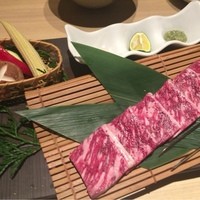 和食 鮨 日本酒 銀波 銀座店 - 水晶プレート焼き　本日の霜降り常陸牛サーロイン　3,240円