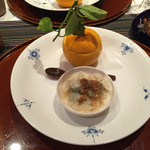 さ行 - 胡麻豆腐、三宝柑を器にして 蓮根とあさりのワンタンスープを添えて