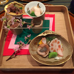 さ行 - ホタルイカ 赤エビのマヨネーズ和え 煮こごり 地鶏牛蒡巻き そら豆 牡蠣しんじょうなどの八寸