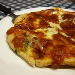 レストラン ピック - 生ハムとバジルのピッツァ