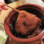 Fumikatsu - 新定番のレバーフライ。焼鳥のレバー串を想像してたら、意外にデカかったです。
                      鶏じゃなくて、豚レバーだと思います。
                      
                      