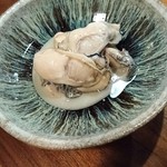 Timwok - 牡蠣のブルーチーズオイル漬け