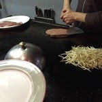 ステーキの味世 - ハンバーグに塩コショー（2013/03）