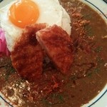 ヤムヤムカレー880円。+100円で大盛