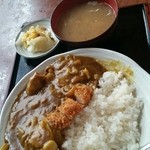 水郷庵 - 少し食べてしまい埋め戻しましたが(笑)カツカレーです。