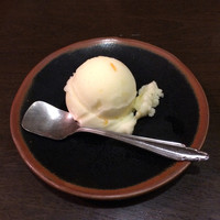 牛幸 本店 - この柚子シャーベットで口の中がすっきりします！