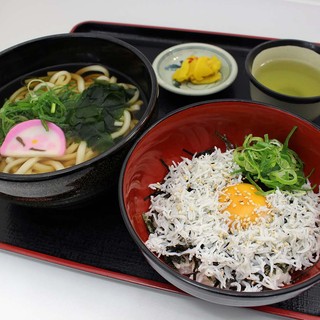 亀山パーキングエリア(下り線)スナックコーナー_2