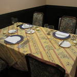 ル カフェ プランタニエ - テーブル席！