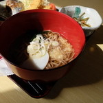 あずさ - 味噌汁替わりのおそば（もしくは、うどん）がおいしい