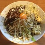 豚星。 - ★★★★★ 汁無し豚坦麺(黒)(麺少なめ、辛さ控えめ、ニンニク、マヨネーズ)、900円。