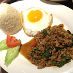 タイレストラン タニサラ - パッカパオ（豚肉のホーリーバジル炒めご飯）