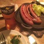 YONA YONA BEER WORKS - やっと入れました〜って予約しないからですがw
                        ヨナヨナがうまーぃ!
                        限定のもおもしろい
                        ソーセージは1本ずつ違う種類