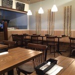 ピッツェリア　ダ　エンドー - 落ち着いた店内