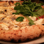 アランジャルシ - クワトロフォルマッジも必須。