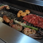 焼肉ビール苑 - こんなに小さなローター　4人席かな?