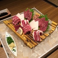 馬桜 銀座通り店 - 馬刺し盛り合わせ