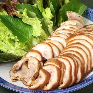 お店で手作りしている人気の豚足！他人気の韓国料理が多数！